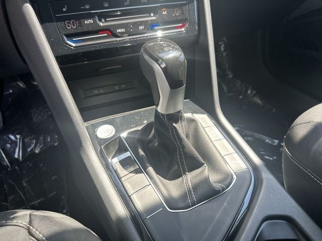 2026 Volkswagen Taos 1.5T SE Black