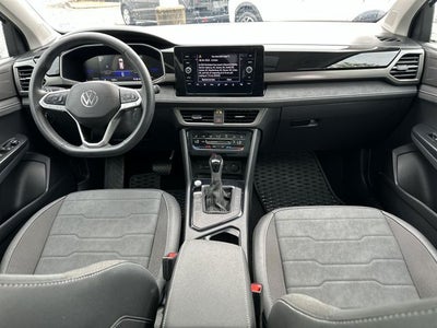 2025 Volkswagen Taos 1.5T SE Black