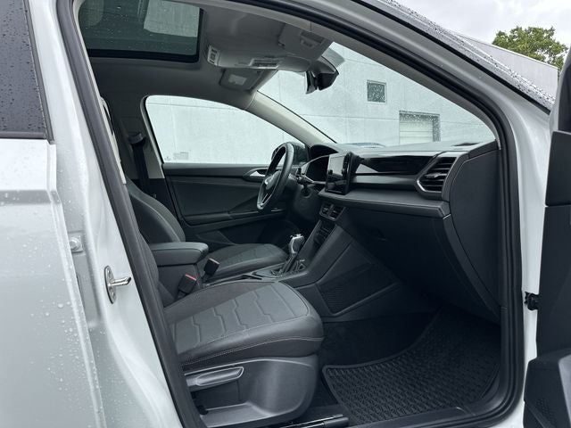2025 Volkswagen Taos 1.5T SE Black