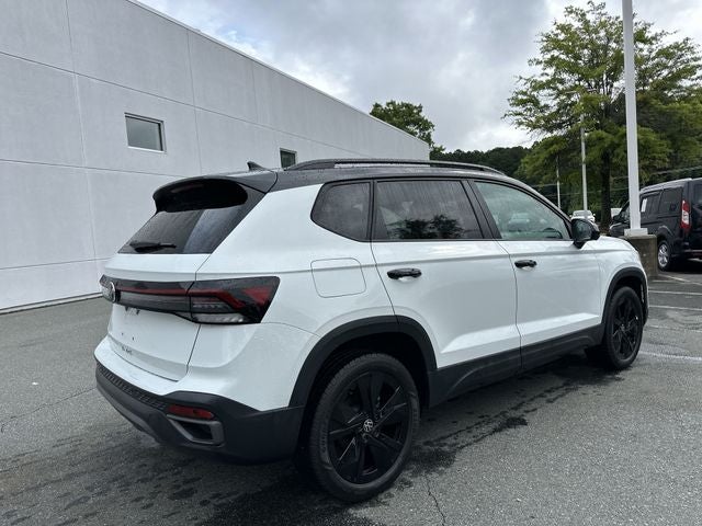 2025 Volkswagen Taos 1.5T SE Black