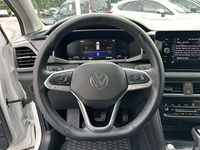 2025 Volkswagen Taos 1.5T SE Black