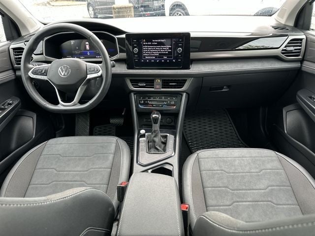 2025 Volkswagen Taos 1.5T SE Black