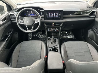 2025 Volkswagen Taos 1.5T SE Black