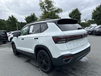 2025 Volkswagen Taos 1.5T SE Black