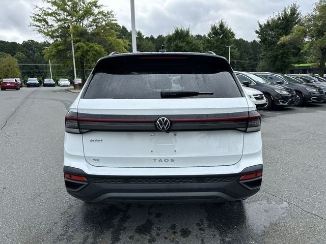 2025 Volkswagen Taos 1.5T SE Black