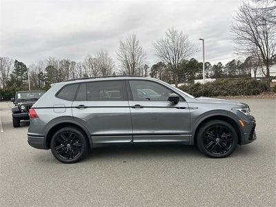 2022 Volkswagen Tiguan 2.0T SE R-Line Black