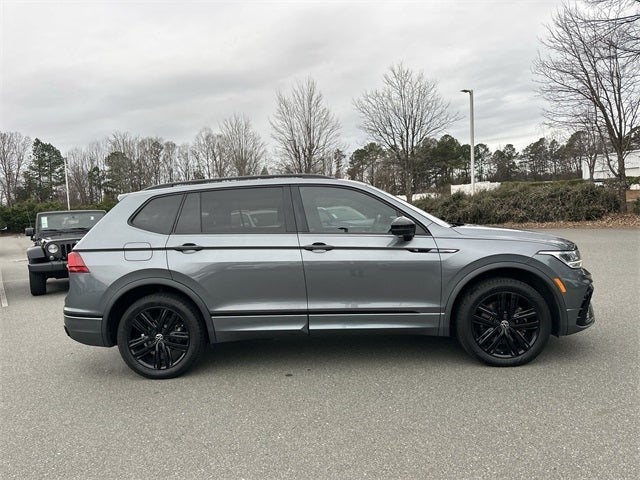 2022 Volkswagen Tiguan 2.0T SE R-Line Black