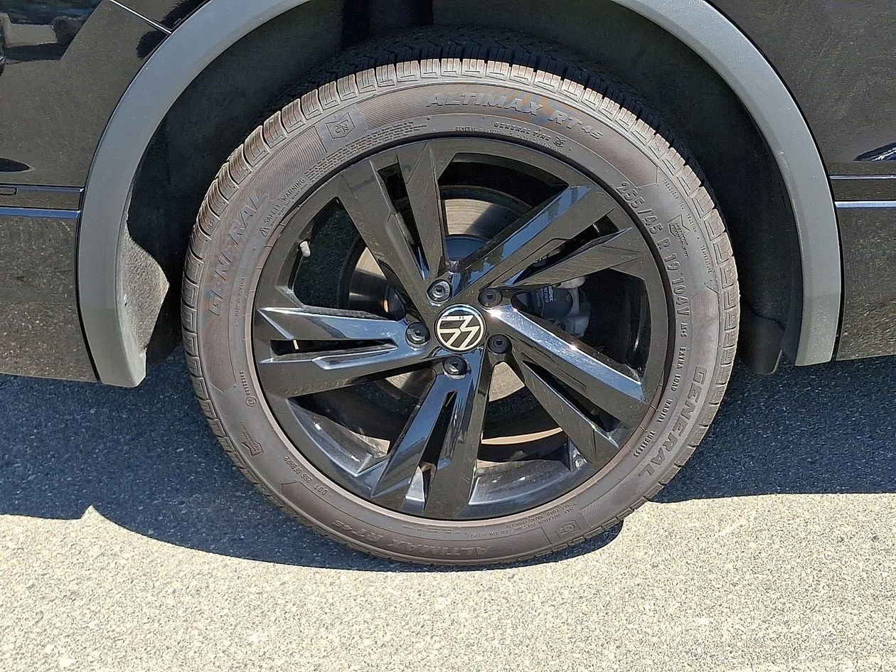 2023 Volkswagen Tiguan 2.0T SE R-Line Black