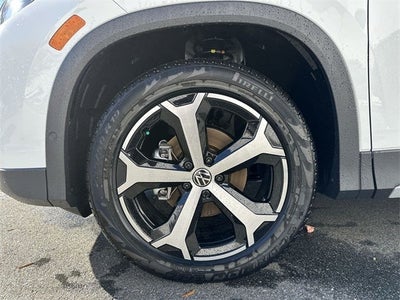 2025 Volkswagen Tiguan 2.0T SE