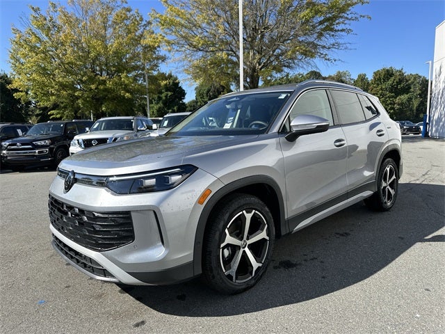 2025 Volkswagen Tiguan 2.0T SE