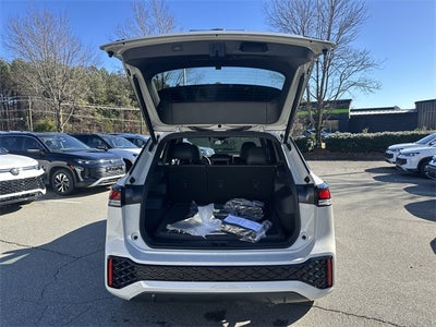 2026 Volkswagen Tiguan 2.0T SE R-Line Black