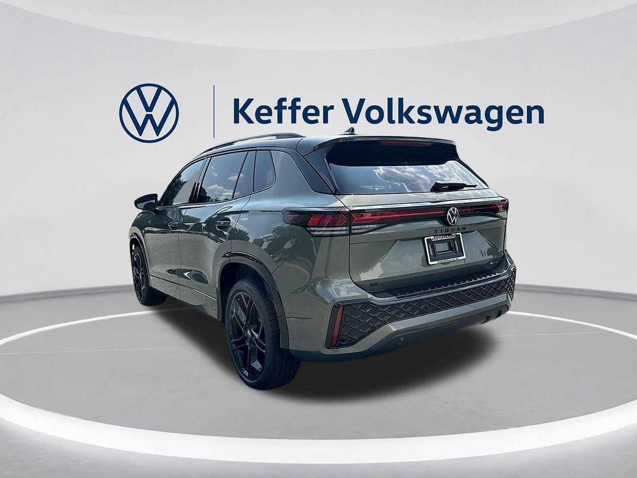 2026 Volkswagen Tiguan 2.0T SE R-Line Black