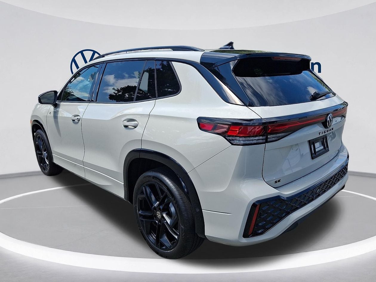 2026 Volkswagen Tiguan 2.0T SE R-Line Black
