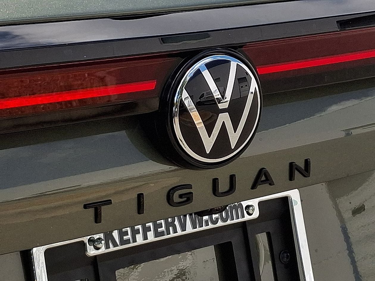 2026 Volkswagen Tiguan 2.0T SE R-Line Black