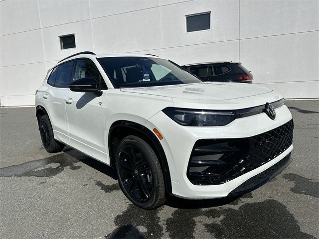 2025 Volkswagen Tiguan 2.0T SE R-Line Black