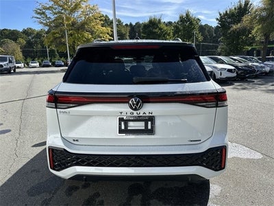 2025 Volkswagen Tiguan 2.0T SE R-Line Black