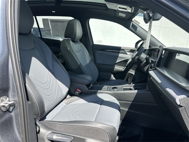 2025 Volkswagen Tiguan 2.0T SE R-Line Black