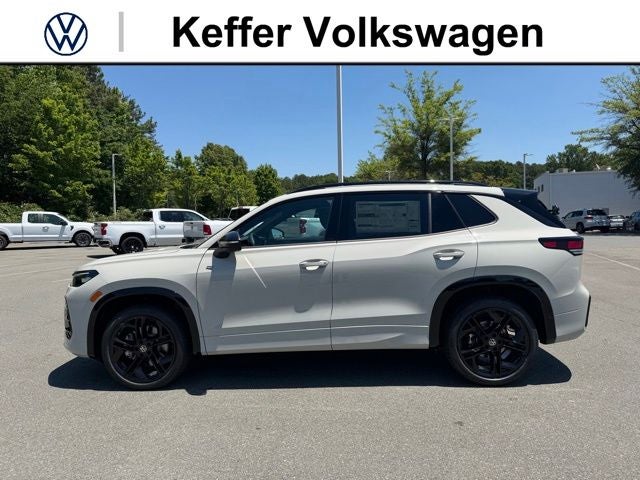 2026 Volkswagen Tiguan 2.0T SE R-Line Black