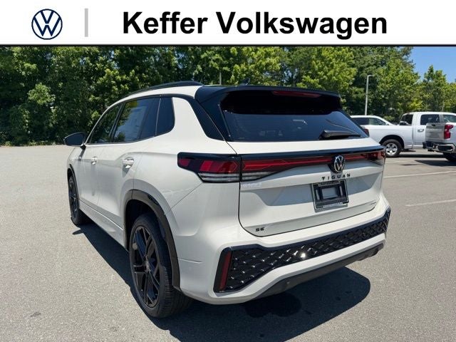 2026 Volkswagen Tiguan 2.0T SE R-Line Black