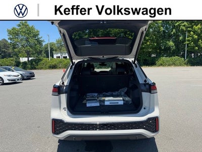 2026 Volkswagen Tiguan 2.0T SE R-Line Black