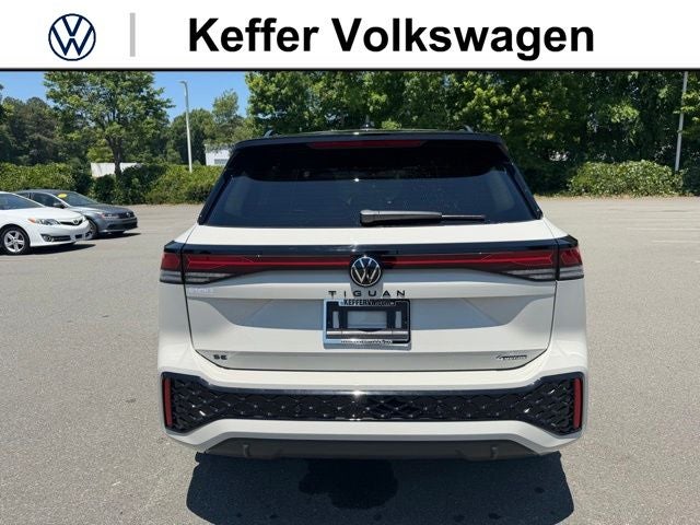 2026 Volkswagen Tiguan 2.0T SE R-Line Black