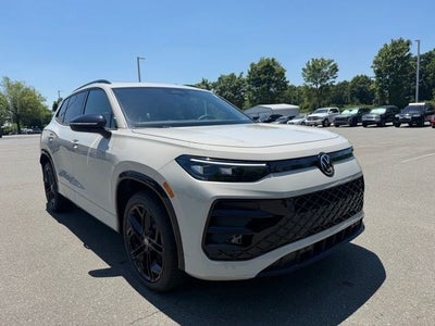 2026 Volkswagen Tiguan 2.0T SE R-Line Black