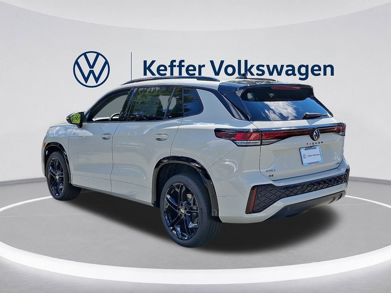 2026 Volkswagen Tiguan SE R-Line Black