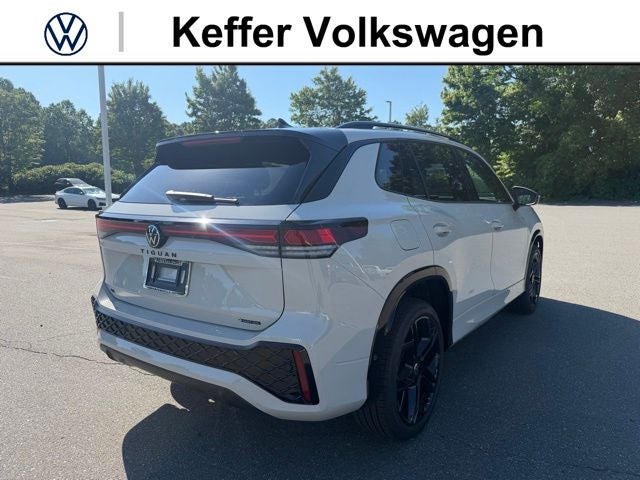 2026 Volkswagen Tiguan 2.0T SE R-Line Black
