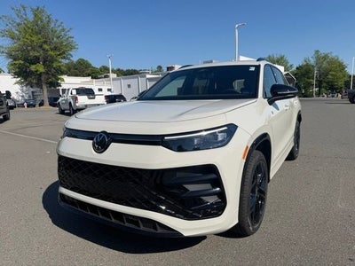 2026 Volkswagen Tiguan 2.0T SE R-Line Black