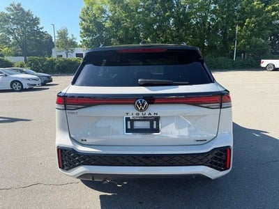 2026 Volkswagen Tiguan 2.0T SE R-Line Black