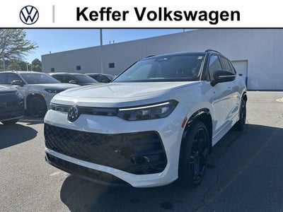2026 Volkswagen Tiguan 2.0T SE R-Line Black