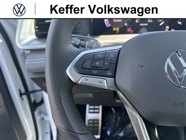 2026 Volkswagen Tiguan 2.0T SE R-Line Black
