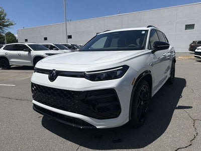 2026 Volkswagen Tiguan 2.0T SE R-Line Black
