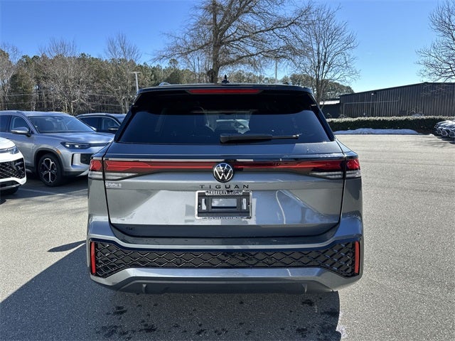 2026 Volkswagen Tiguan 2.0T SE R-Line Black