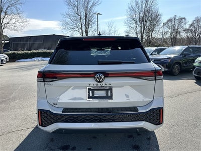 2026 Volkswagen Tiguan 2.0T SE R-Line Black