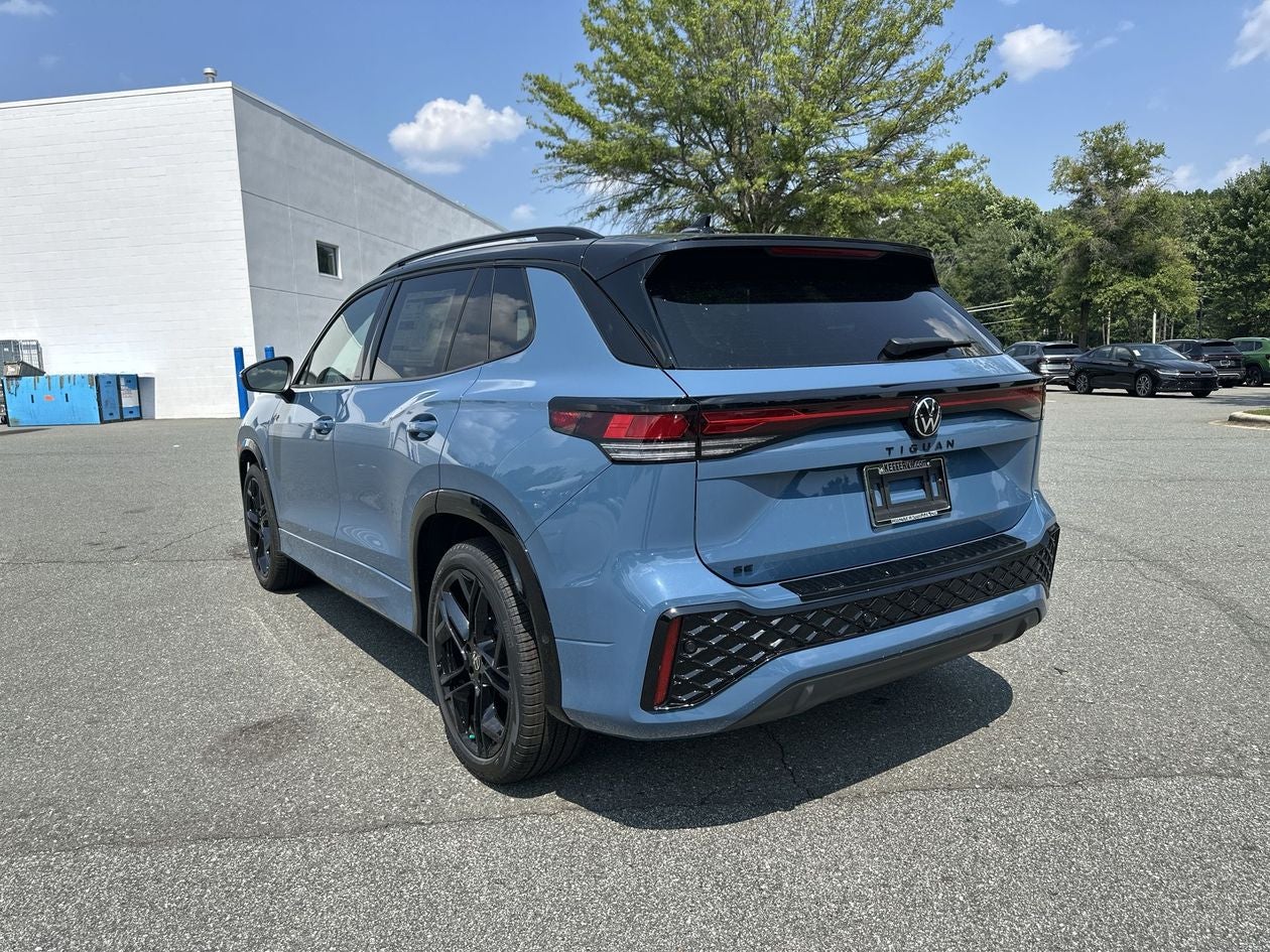 2026 Volkswagen Tiguan 2.0T SE R-Line Black