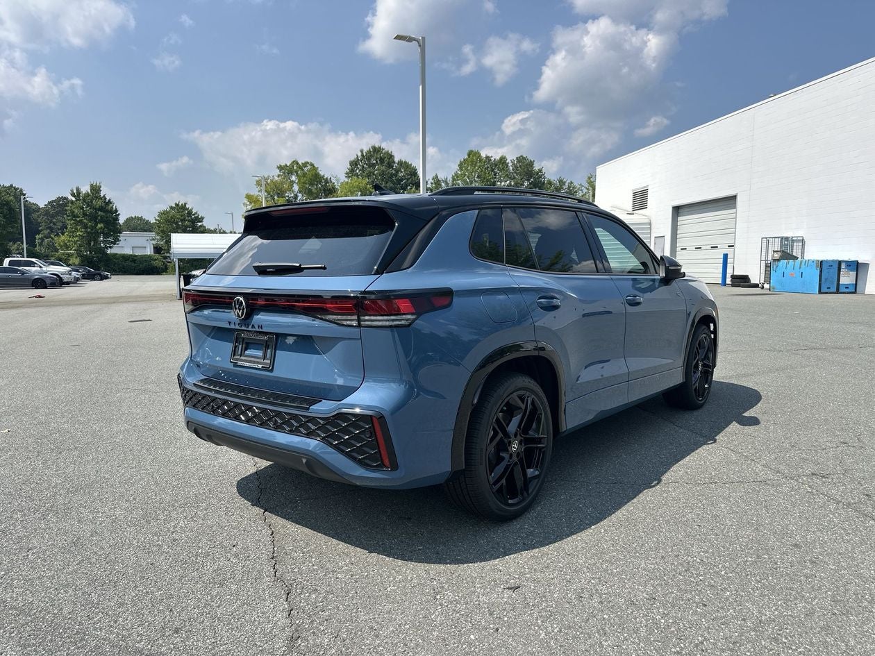 2026 Volkswagen Tiguan 2.0T SE R-Line Black