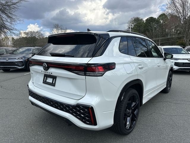 2026 Volkswagen Tiguan 2.0T SE R-Line Black