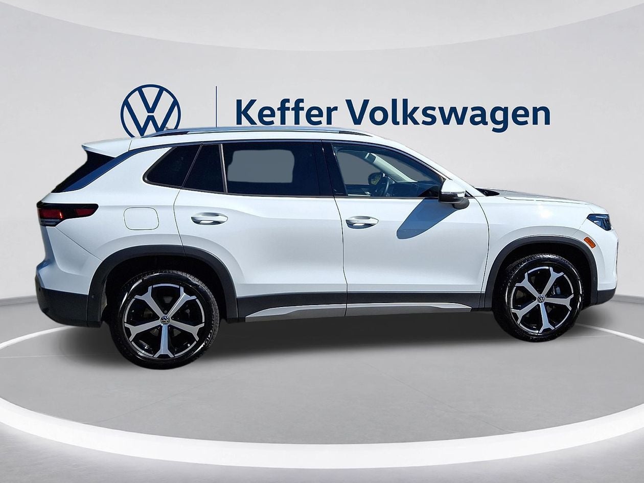 2025 Volkswagen Tiguan 2.0T SE