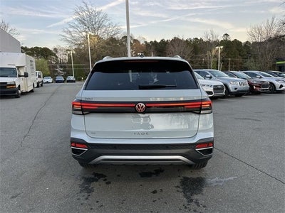 2025 Volkswagen Taos 1.5T SE