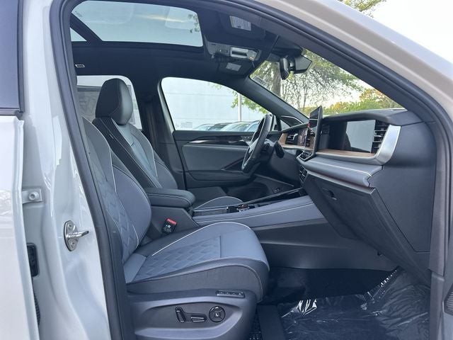 2026 Volkswagen Tiguan 2.0T SEL R-Line Turbo