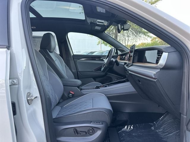 2026 Volkswagen Tiguan 2.0T SEL R-Line Turbo