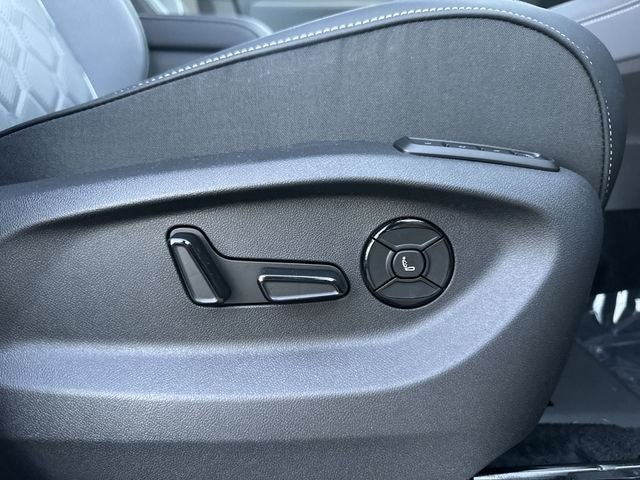 2026 Volkswagen Tiguan 2.0T SEL R-Line Turbo