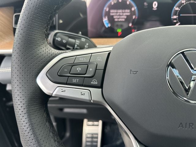 2026 Volkswagen Tiguan 2.0T SEL R-Line