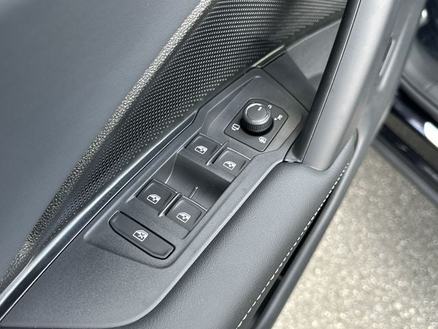 2026 Volkswagen Tiguan 2.0T SEL R-Line