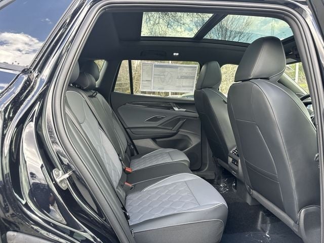 2026 Volkswagen Tiguan 2.0T SEL R-Line