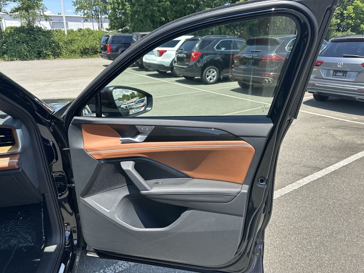 2026 Volkswagen Tiguan 2.0T SEL R-Line Turbo