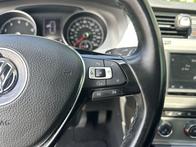 2017 Volkswagen Golf Wolfsburg
