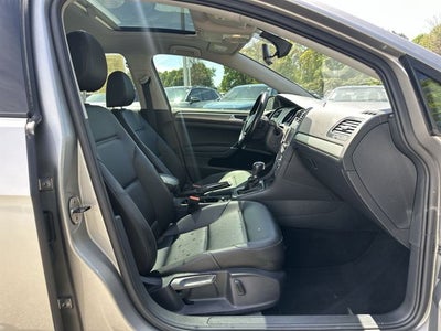 2017 Volkswagen Golf Wolfsburg