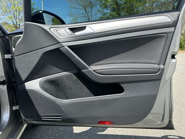 2017 Volkswagen Golf Wolfsburg